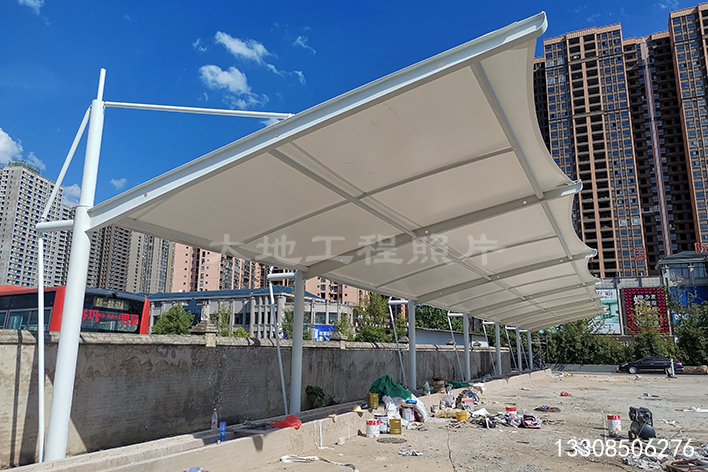 2023年9月16日，貴州岑鞏客運(yùn)站充電站雨棚順利竣工